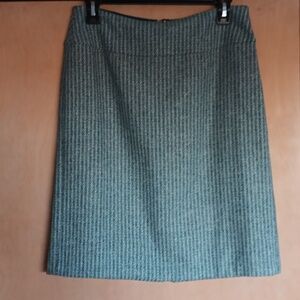 Timeless Classic Ann Taylor LOFT Skirt Size 4